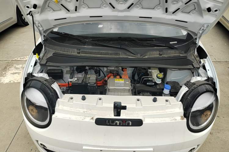 Used CHANGAN NEVO Lumin 2026 Model Treasure Edition 205km Passionate Beige Ningde Engine Bay