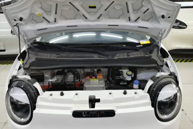 Used CHANGAN NEVO Lumin 2026 Model Treasure Edition 205km Passionate Beige Ningde Engine Bay