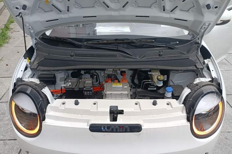 Used CHANGAN NEVO Lumin 2026 Model Treasure Edition 205km Passionate Beige Ningde Engine Bay