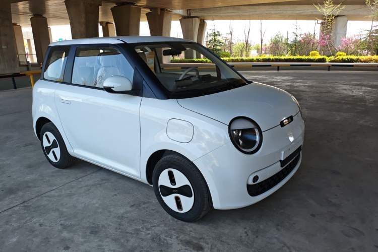Used CHANGAN NEVO Lumin 2026 Model Treasure Edition 205km Beloved Beige Guoxuan Exterior 1