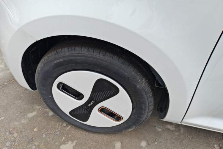 Used CHANGAN NEVO Lumin 2026 Model Treasure Edition 205km Beloved Beige Guoxuan Exterior 4