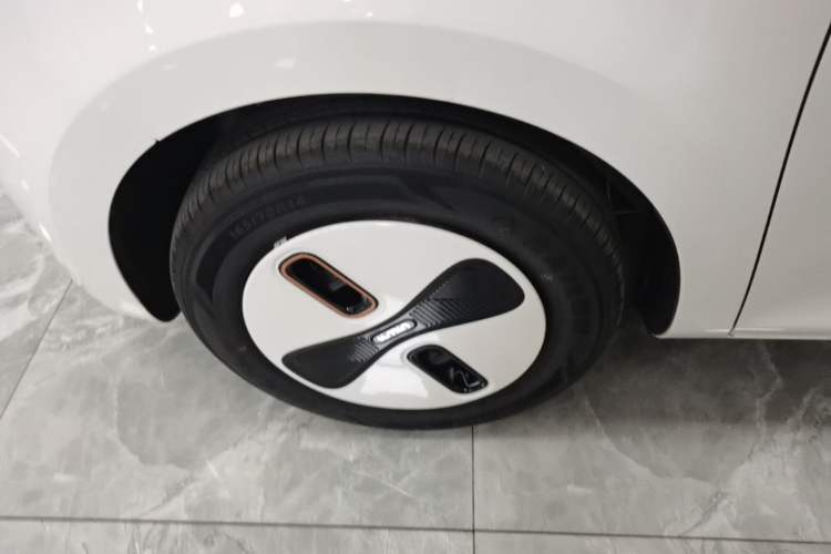 Used CHANGAN NEVO Lumin 2026 Model Treasure Edition 205km Passionate Beige Ningde Exterior 4