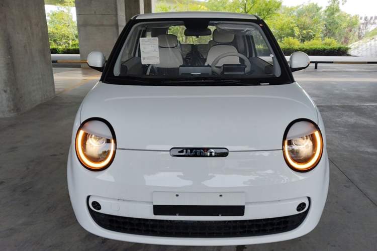 Used CHANGAN NEVO Lumin 2026 Model Treasure Edition 205km Passionate Beige Ningde Front