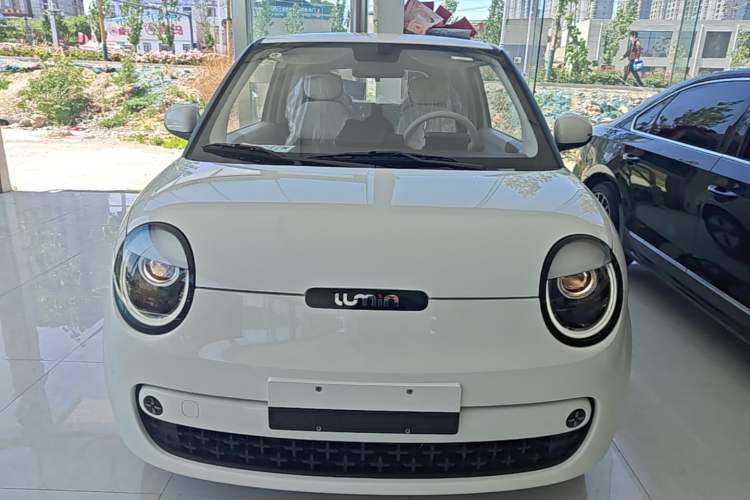 Used CHANGAN NEVO Lumin 2026 Model Treasure Edition 205km Passionate Beige Ningde Front