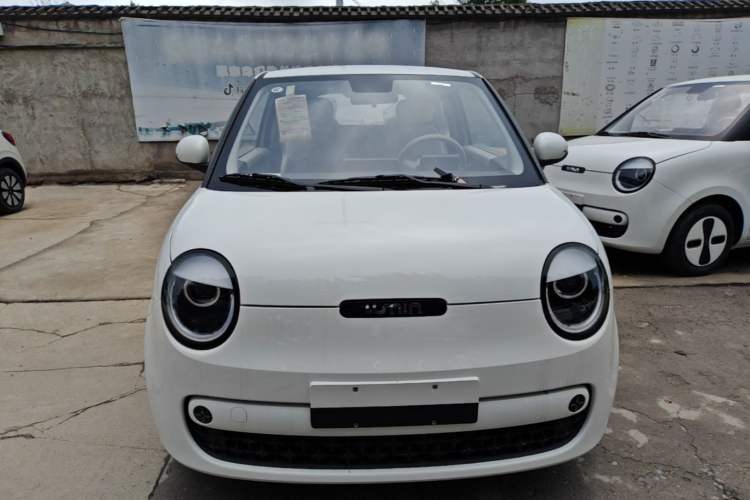 Used CHANGAN NEVO Lumin 2026 Model Treasure Edition 205km Beloved Beige Guoxuan Front