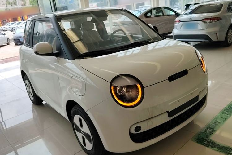 Used CHANGAN NEVO Lumin 2026 Model Treasure Edition 205km Passionate Beige Ningde Front Right 45 Deg