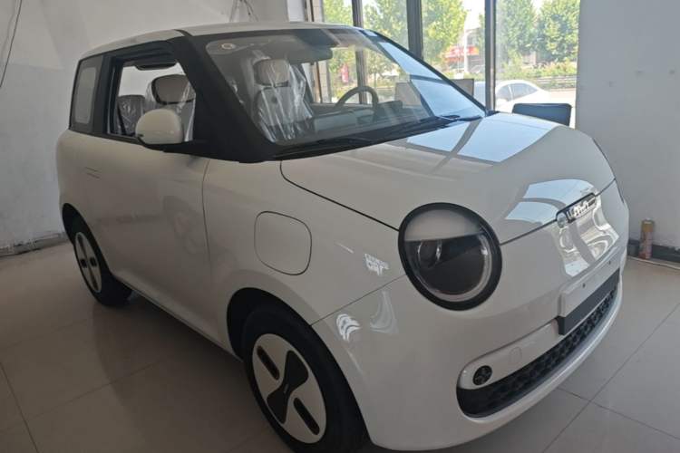 Used CHANGAN NEVO Lumin 2026 Model Treasure Edition 205km Beloved Beige Guoxuan Front Right 45 Deg