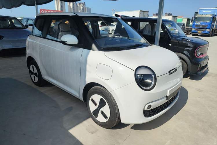 Used CHANGAN NEVO Lumin 2026 Model Treasure Edition 205km Passionate Beige Ningde Front Right 45 Deg
