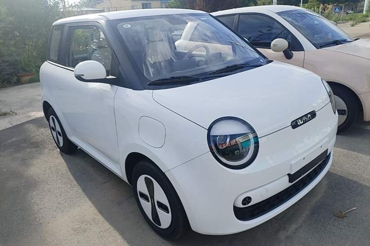 Used CHANGAN NEVO Lumin 2026 Model Treasure Edition 205km Passionate Beige Ningde Front Right 45 Deg