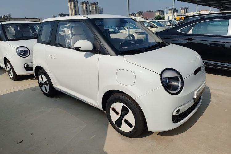 Used CHANGAN NEVO Lumin 2026 Model Treasure Edition 205km Passionate Beige Ningde Front Right 45 Deg