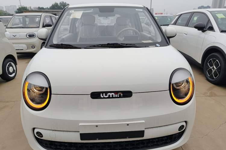 Used CHANGAN NEVO Lumin 2026 Model Treasure Edition 205km Passionate Beige Ningde Front