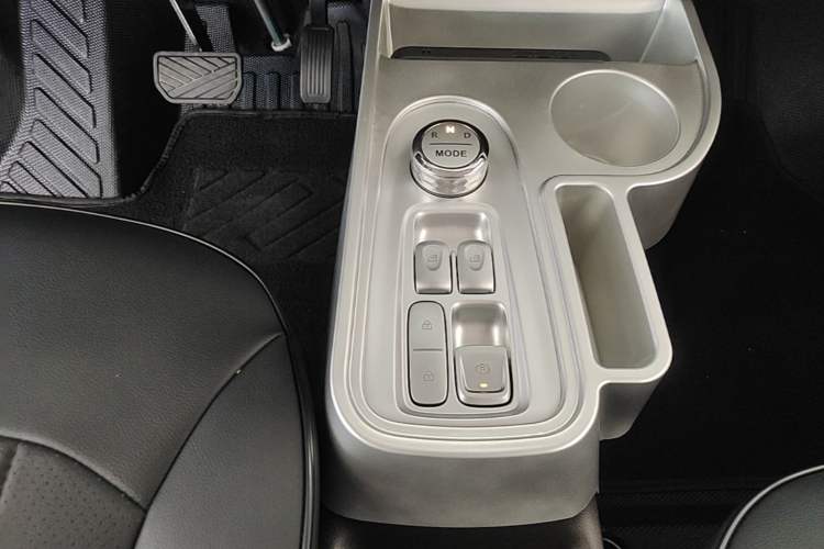Used CHANGAN NEVO Lumin 2026 Model Treasure Edition 301km Cherished Beige Ningde Gear Lever