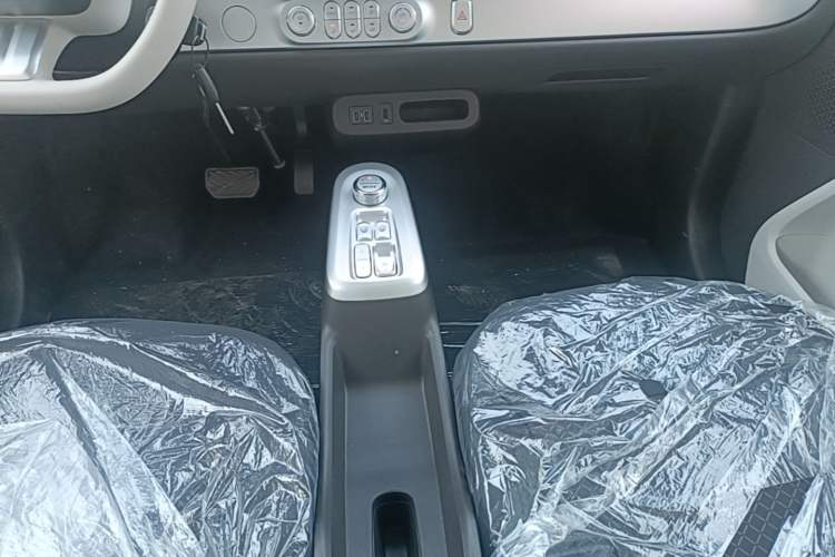 Used CHANGAN NEVO Lumin 2026 Model Treasure Edition 205km Passionate Beige Ningde Gear Lever