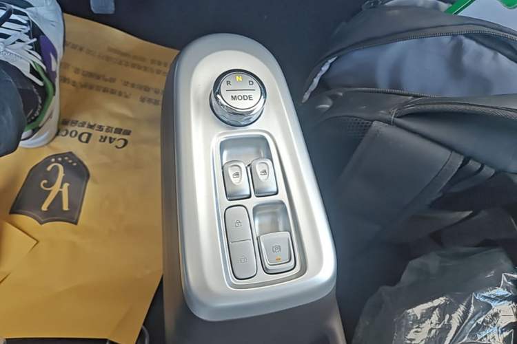 Used CHANGAN NEVO Lumin 2026 Model Treasure Edition 205km Passionate Beige Ningde Gear Lever