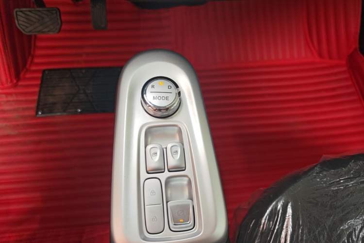 Used CHANGAN NEVO Lumin 2026 Model Treasure Edition 205km Passionate Beige Ningde Gear Lever