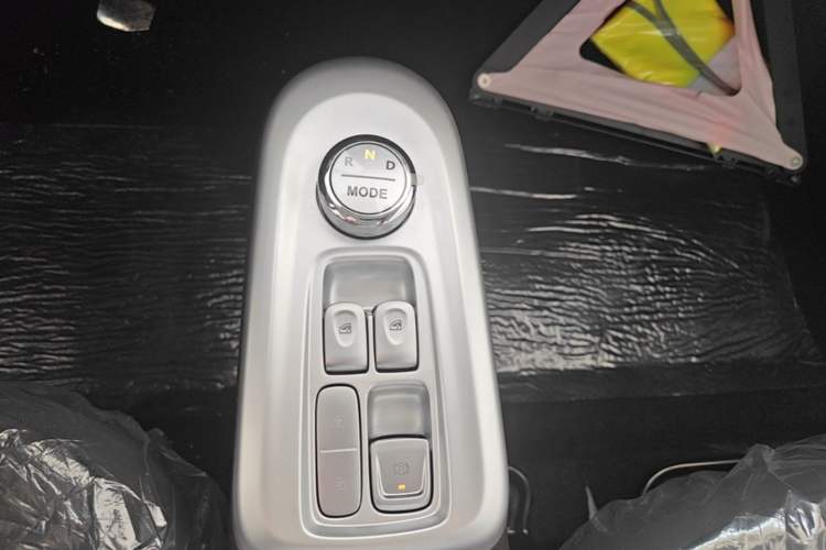 Used CHANGAN NEVO Lumin 2026 Model Treasure Edition 205km Passionate Beige Ningde Gear Lever
