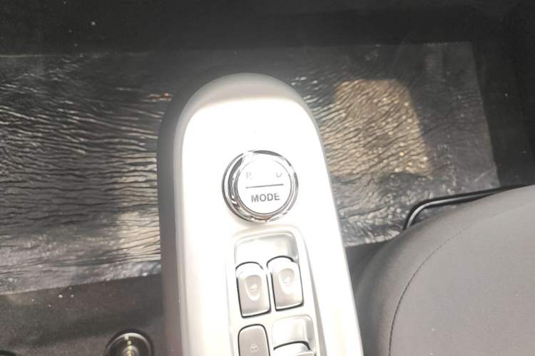 Used CHANGAN NEVO Lumin 2026 Model Treasure Edition 205km Passionate Beige Ningde Gear Lever