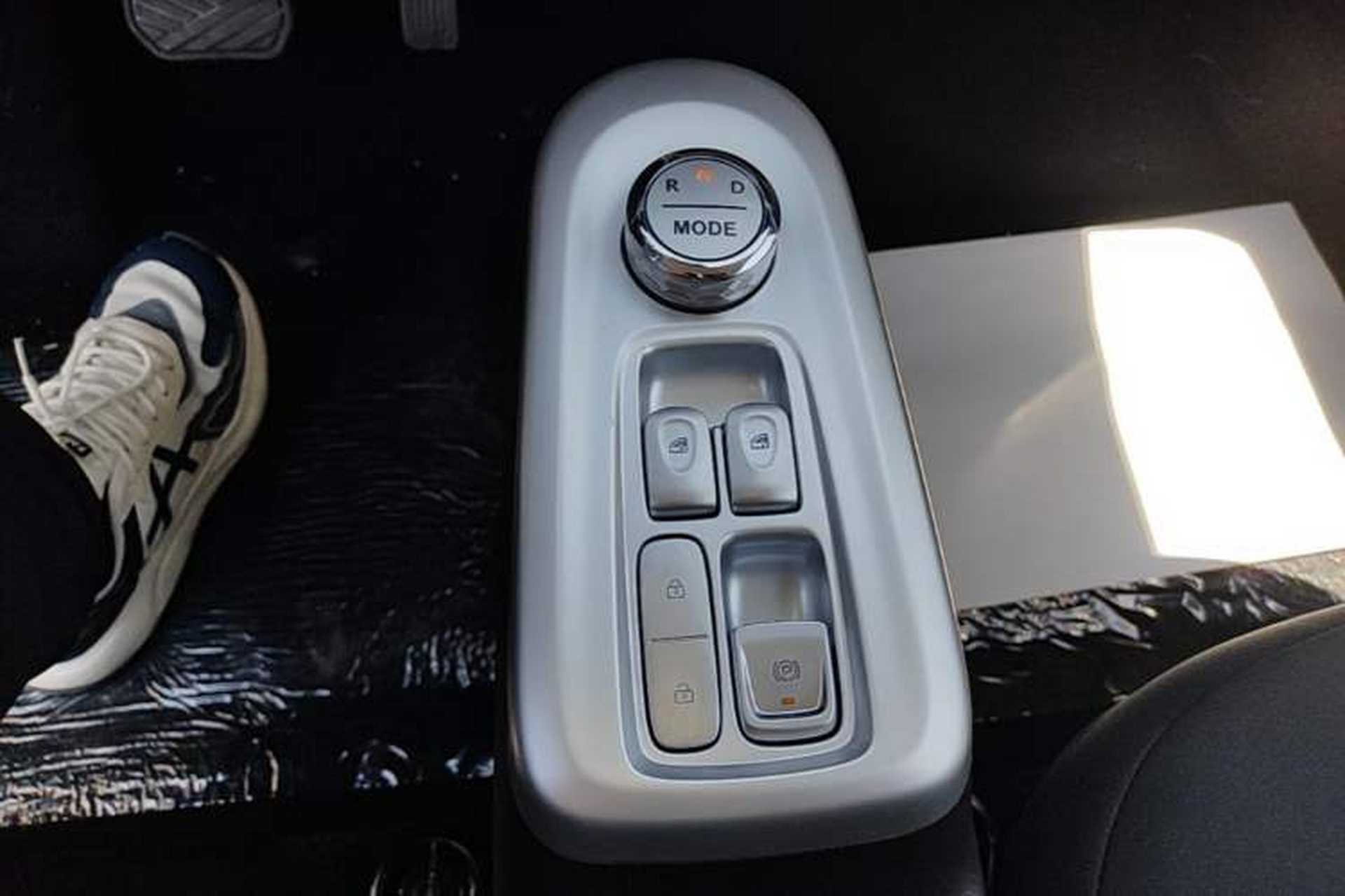 Used CHANGAN NEVO Lumin 2026 Model Treasure Edition 205km Passionate Beige Ningde Gear Lever