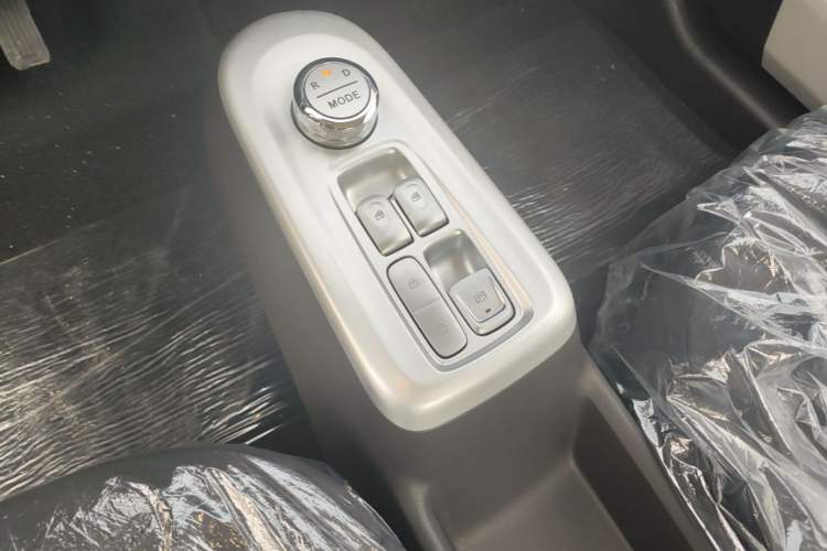 Used CHANGAN NEVO Lumin 2026 Model Treasure Edition 205km Passionate Beige Ningde Gear Lever