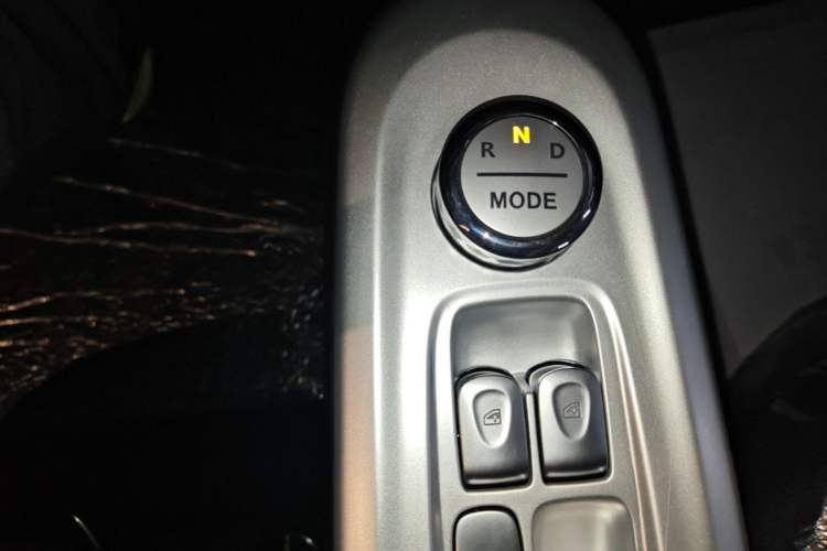 Used CHANGAN NEVO Lumin 2026 Model Treasure Edition 205km Passionate Beige Ningde Gear Lever