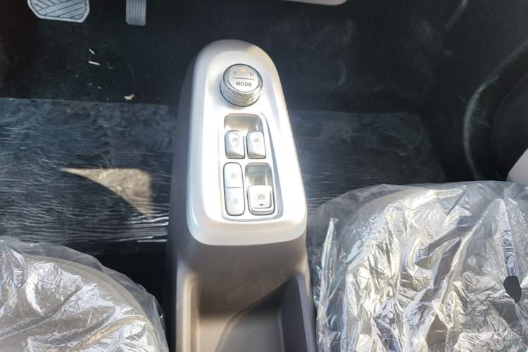 Used CHANGAN NEVO Lumin 2026 Model Treasure Edition 205km Passionate Beige Ningde Gear Lever