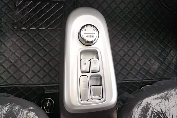 Used CHANGAN NEVO Lumin 2026 Model Treasure Edition 205km Passionate Beige Ningde Gear Lever