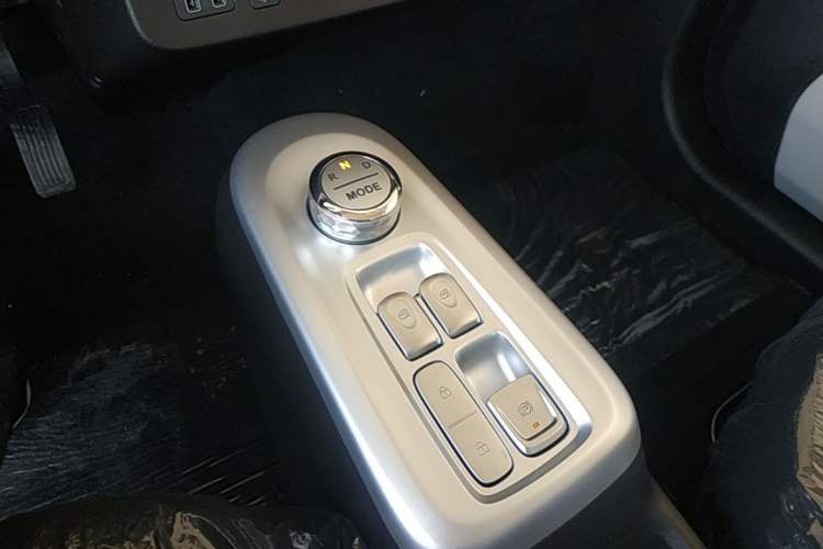 Used CHANGAN NEVO Lumin 2026 Model Treasure Edition 205km Passionate Beige Ningde Gear Lever