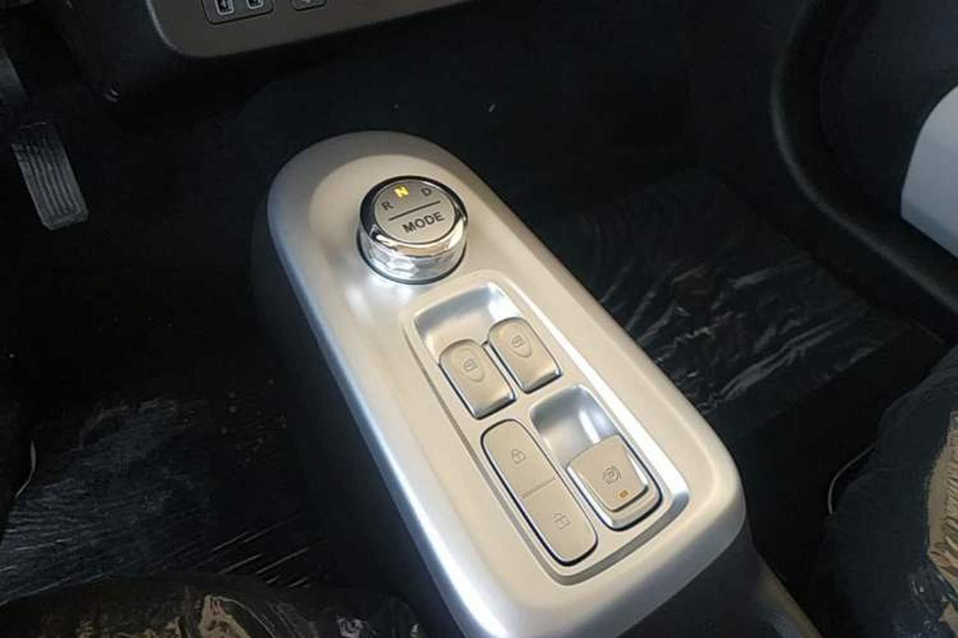 Used CHANGAN NEVO Lumin 2026 Model Treasure Edition 205km Passionate Beige Ningde Gear Lever