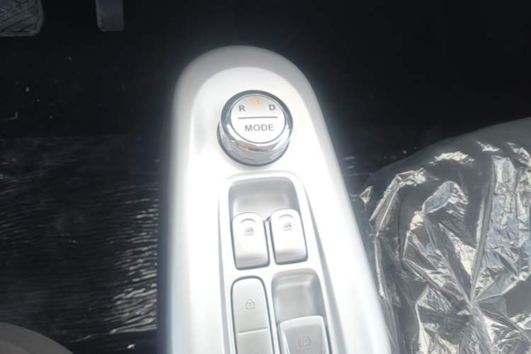 Used CHANGAN NEVO Lumin 2026 Model Treasure Edition 205km Passionate Beige Ningde Gear Lever