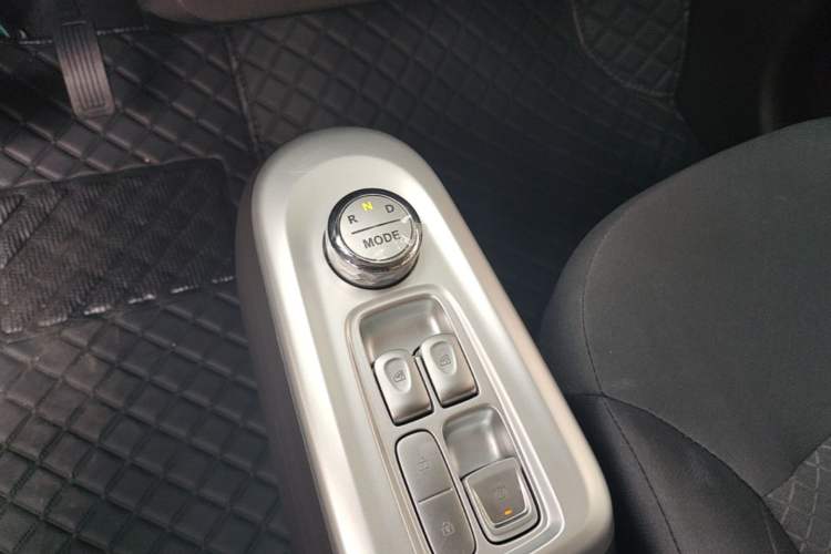 Used CHANGAN NEVO Lumin 2026 Model Treasure Edition 205km Passionate Beige Ningde Gear Lever