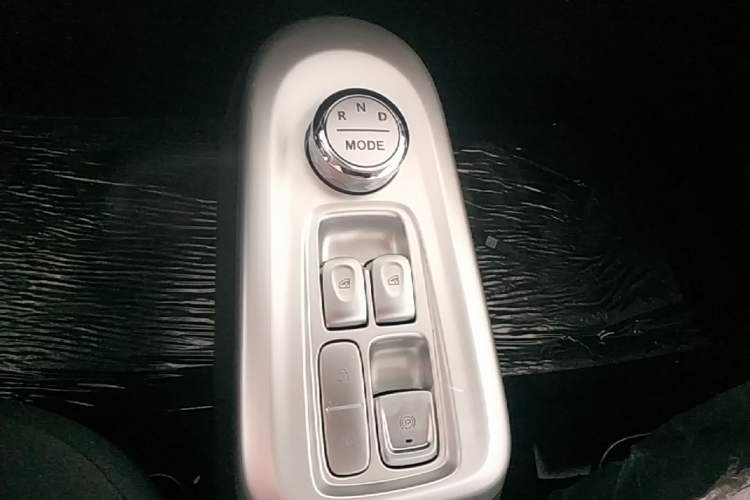 Used CHANGAN NEVO Lumin 2026 Model Treasure Edition 205km Passionate Beige Ningde Gear Lever