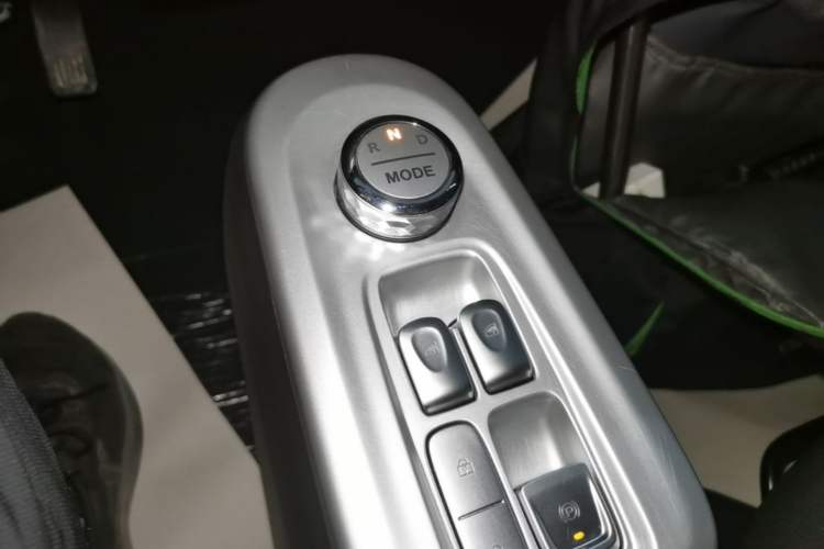 Used CHANGAN NEVO Lumin 2026 Model Treasure Edition 205km Passionate Beige Ningde Gear Lever