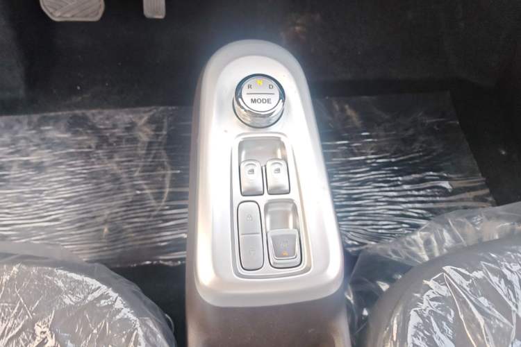 Used CHANGAN NEVO Lumin 2026 Model Treasure Edition 205km Passionate Beige Ningde Gear Lever