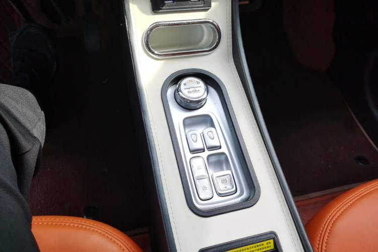 Used CHANGAN NEVO Lumin 2026 Model Treasure Edition 205km Passionate Beige Ningde Gear Lever