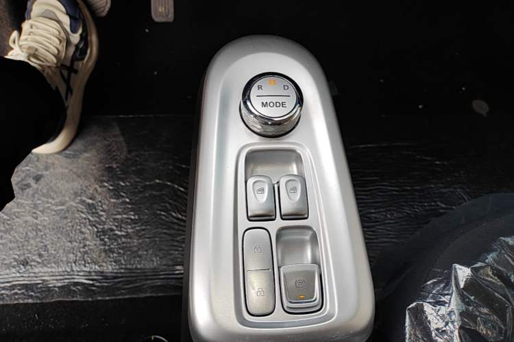 Used CHANGAN NEVO Lumin 2026 Model Treasure Edition 205km Passionate Beige Ningde Gear Lever