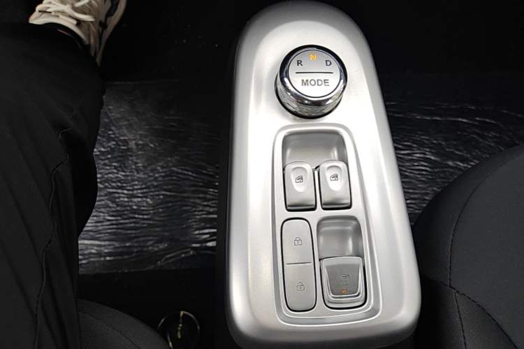 Used CHANGAN NEVO Lumin 2026 Model Treasure Edition 205km Passionate Beige Ningde Gear Lever