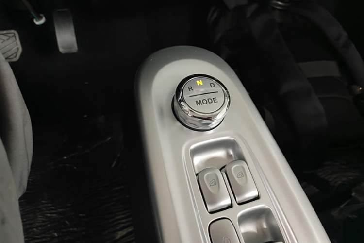 Used CHANGAN NEVO Lumin 2026 Model Treasure Edition 205km Passionate Beige Ningde Gear Lever