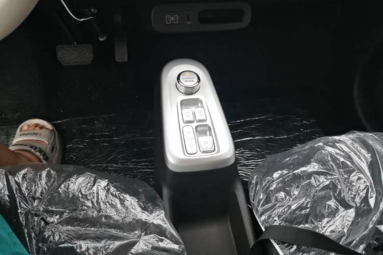 Used CHANGAN NEVO Lumin 2026 Model Treasure Edition 205km Passionate Beige Ningde Gear Lever