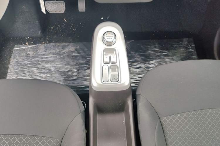 Used CHANGAN NEVO Lumin 2026 Model Treasure Edition 205km Passionate Beige Ningde Gear Lever