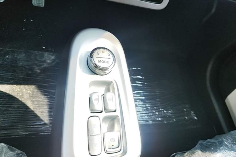 Used CHANGAN NEVO Lumin 2026 Model Treasure Edition 205km Passionate Beige Ningde Gear Lever