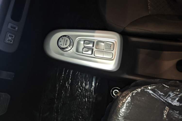 Used CHANGAN NEVO Lumin 2026 Model Treasure Edition 205km Passionate Beige Ningde Gear Lever
