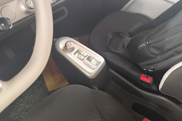 Used CHANGAN NEVO Lumin 2026 Model Treasure Edition 205km Passionate Beige Ningde Gear Lever