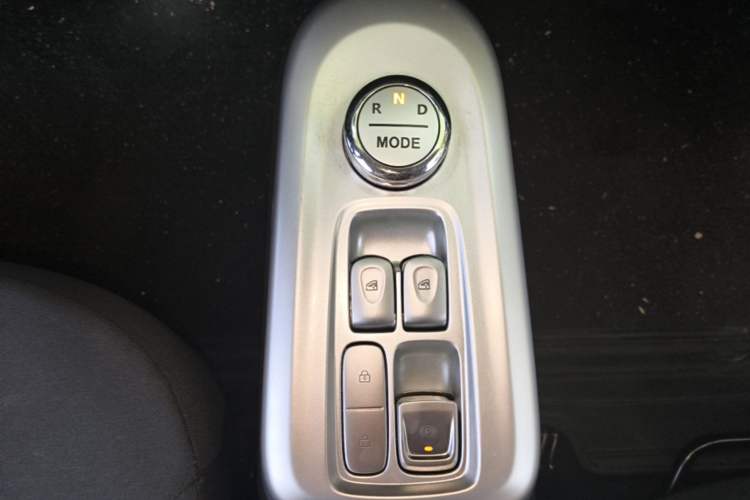 Used CHANGAN NEVO Lumin 2026 Model Treasure Edition 205km Passionate Beige Ningde Gear Lever