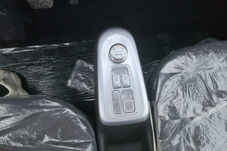 Used CHANGAN NEVO Lumin 2026 Model Treasure Edition 205km Passionate Beige Ningde Gear Lever