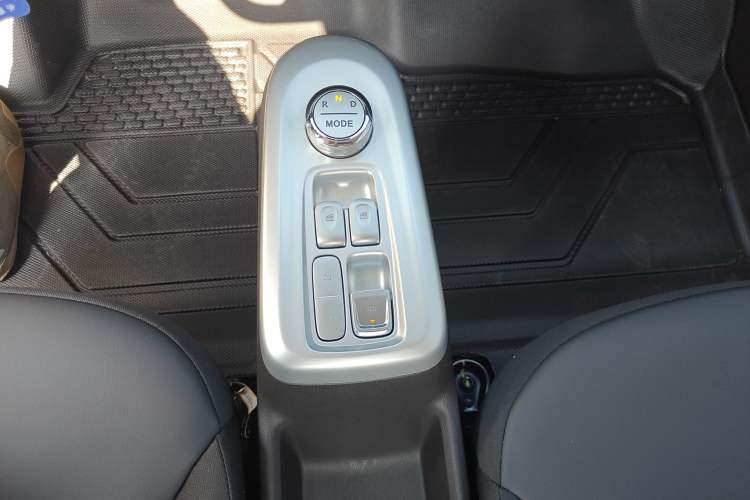 Used CHANGAN NEVO Lumin 2026 Model Treasure Edition 301km Cherished Beige Ningde Gear Lever