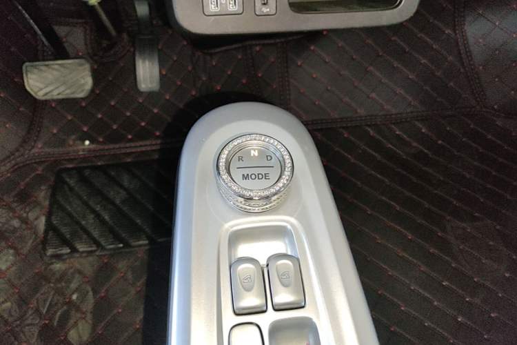 Used CHANGAN NEVO Lumin 2026 Model Treasure Edition 205km Passionate Beige Ningde Gear Lever