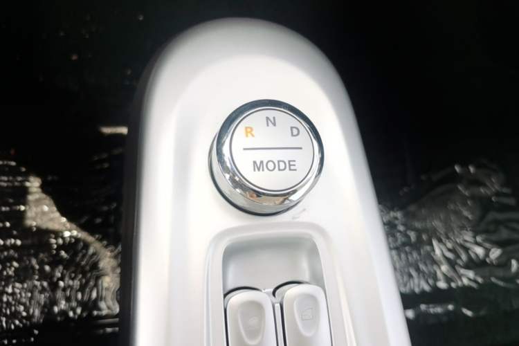 Used CHANGAN NEVO Lumin 2026 Model Treasure Edition 205km Passionate Beige Ningde Gear Lever