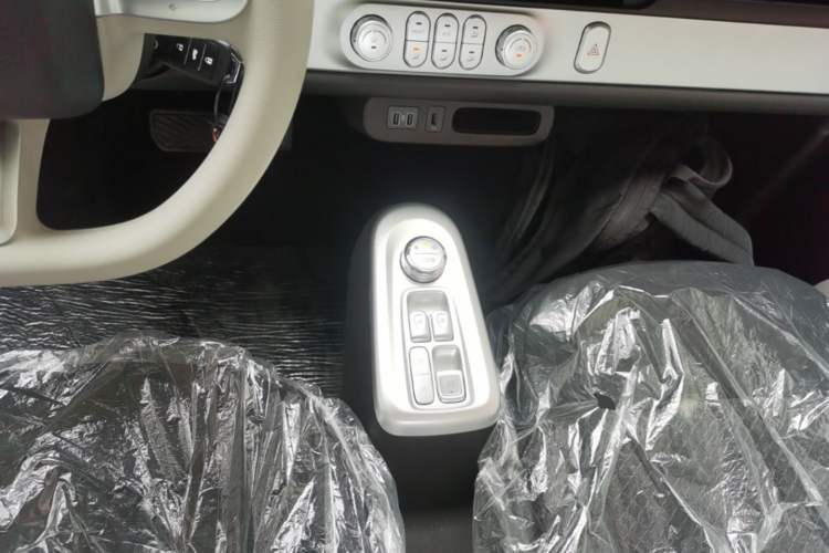 Used CHANGAN NEVO Lumin 2026 Model Treasure Edition 205km Passionate Beige Ningde Gear Lever