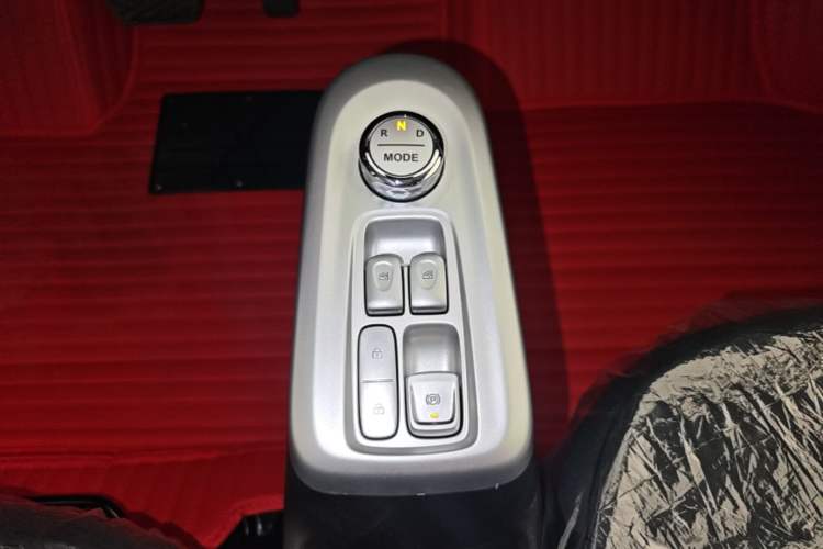 Used CHANGAN NEVO Lumin 2026 Model Treasure Edition 205km Passionate Beige Ningde Gear Lever
