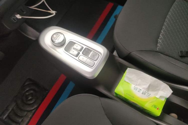Used CHANGAN NEVO Lumin 2026 Model Treasure Edition 205km Passionate Beige Ningde Gear Lever